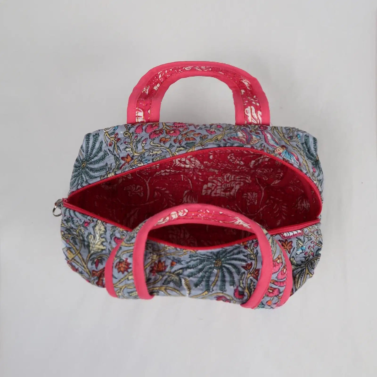 Grande trousse de toilette MAHÉ avec fermeture zippée fuchsia  