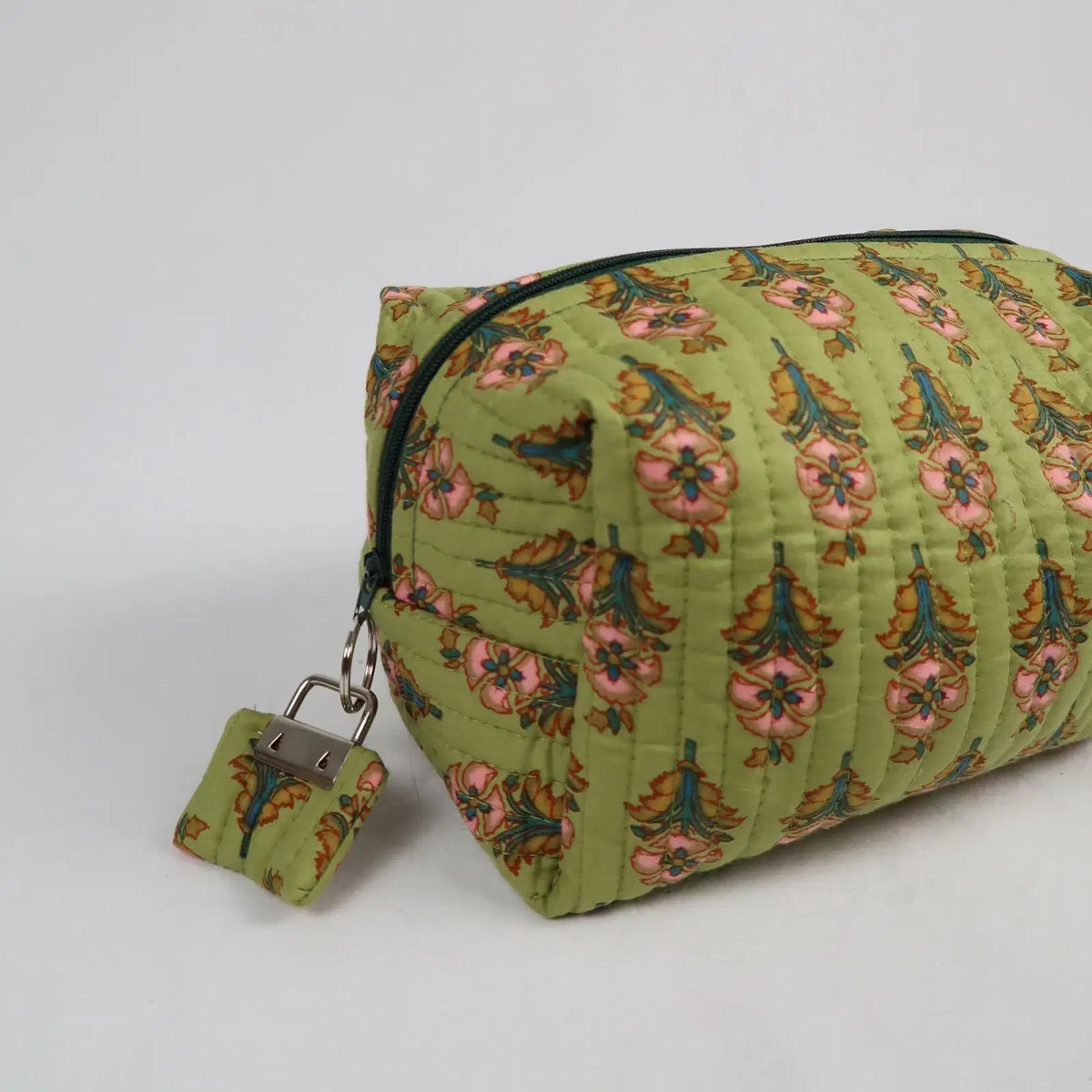 Moyenne trousse de toilette DUBLIN avec fermeture zippée vert foncé  