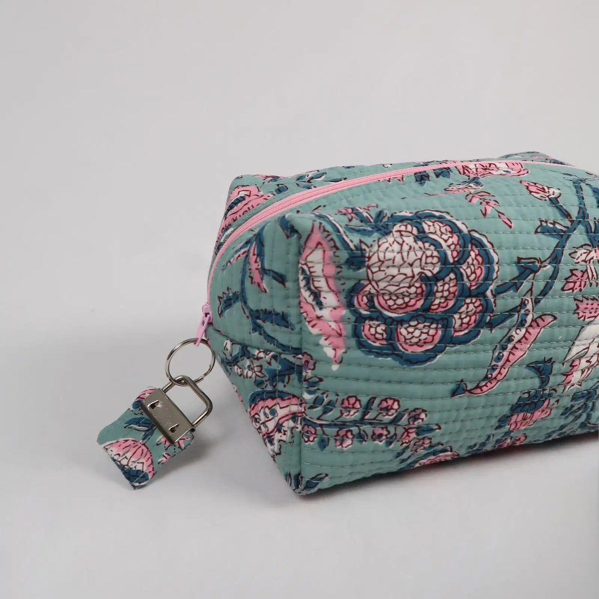 Moyenne trousse de toilette KOCHI avec fermeture zippée rose  