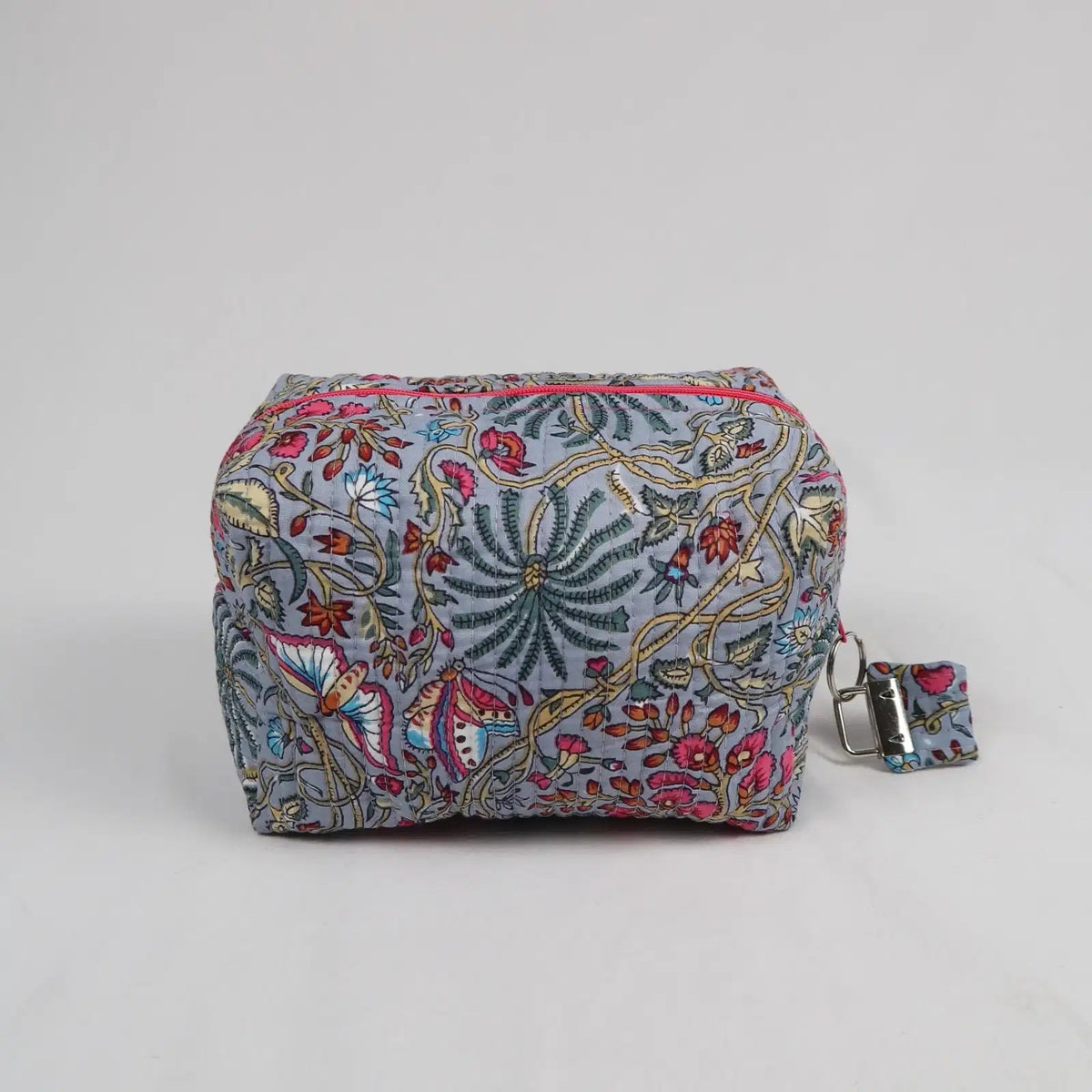 Moyenne trousse de toilette MAHÉ avec fermeture zippée fuchsia   