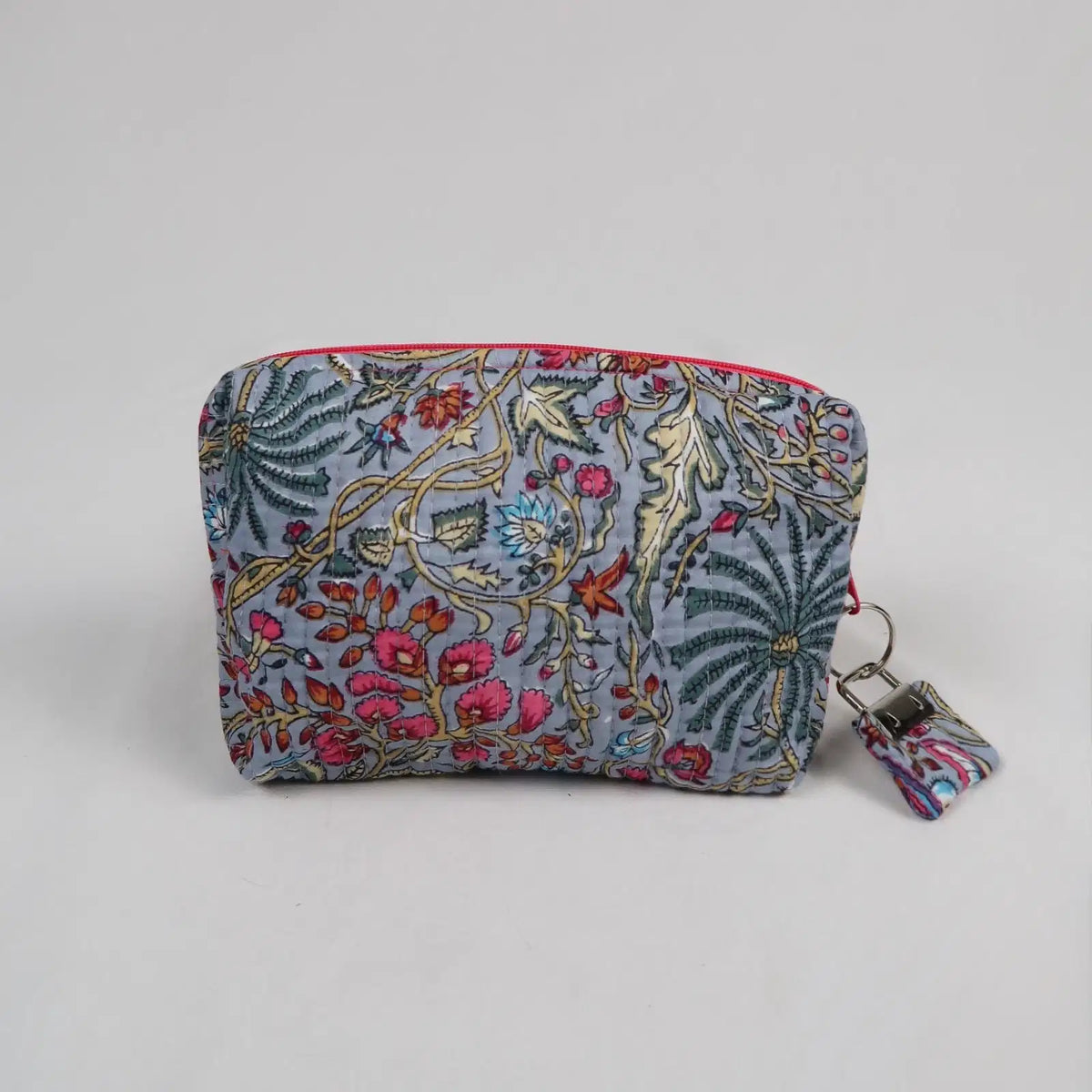 Petite trousse de toilette MAHÉ avec fermeture zippée fuchsia