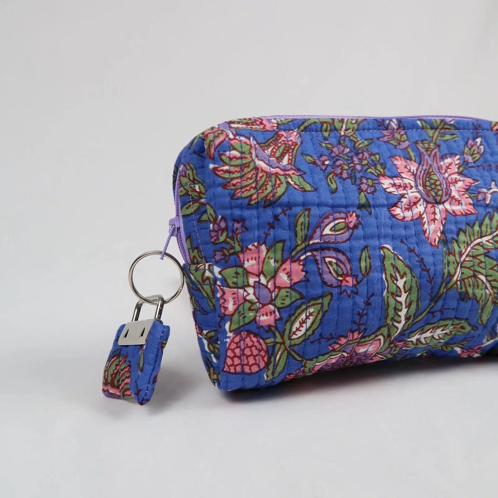 Petite trousse de toilette PONDICHERY avec fermeture zippée violet